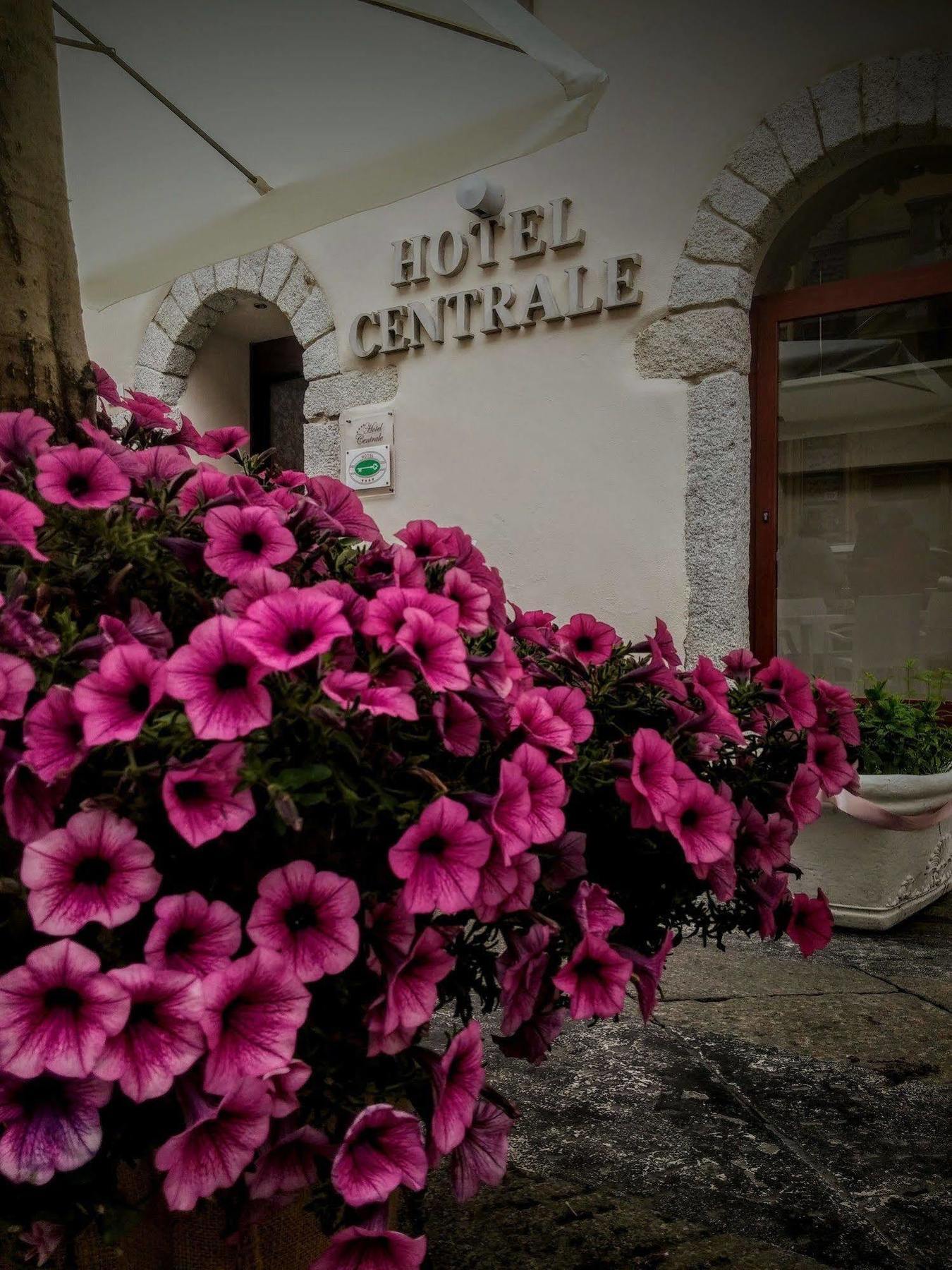 Hotel Centrale Olbia Exterior photo