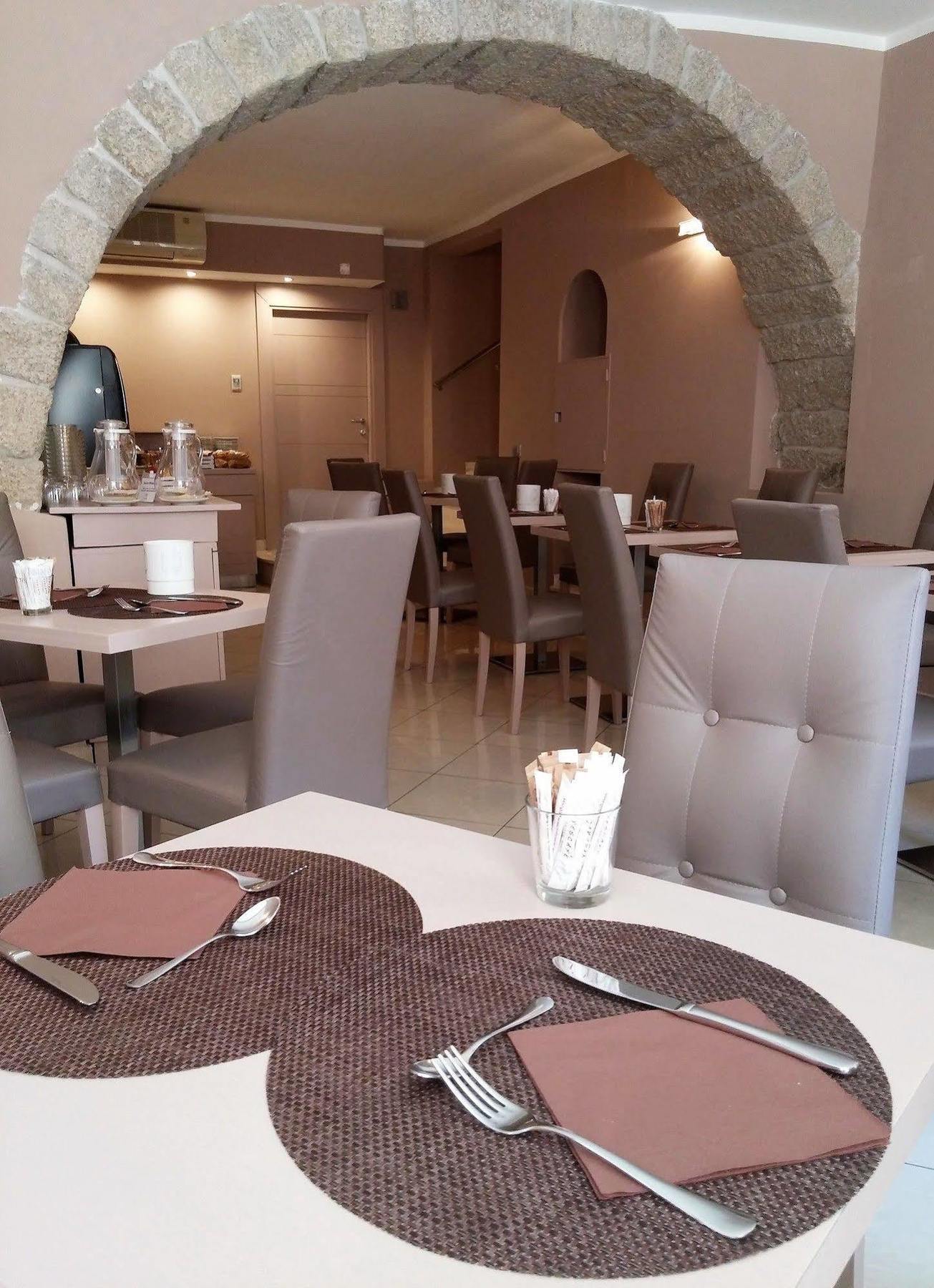 Hotel Centrale Olbia Exterior photo